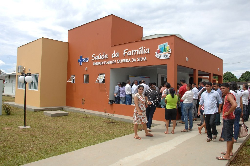 posto_de_saude__e_inaugurada_no_tancrendo_neves_platiude_familiares_da_homenegeada_5__foto_marcos_vicentti